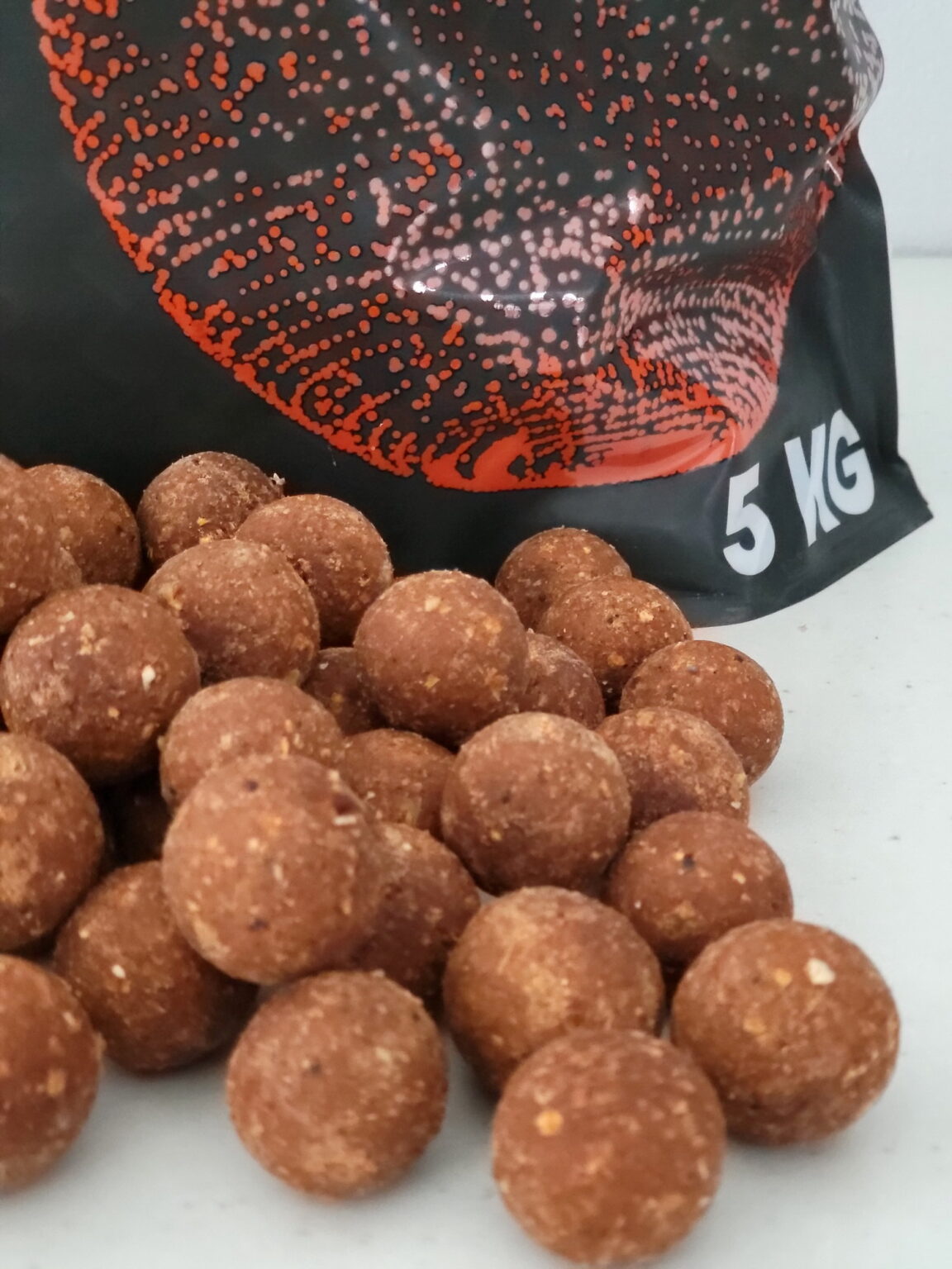 HOOK Boilies FISHMEAL CATCH SEMISOLUBIL 20MM 5KG SQUID & CAPSUNA